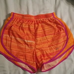 ⬇️💲Nike running shorts